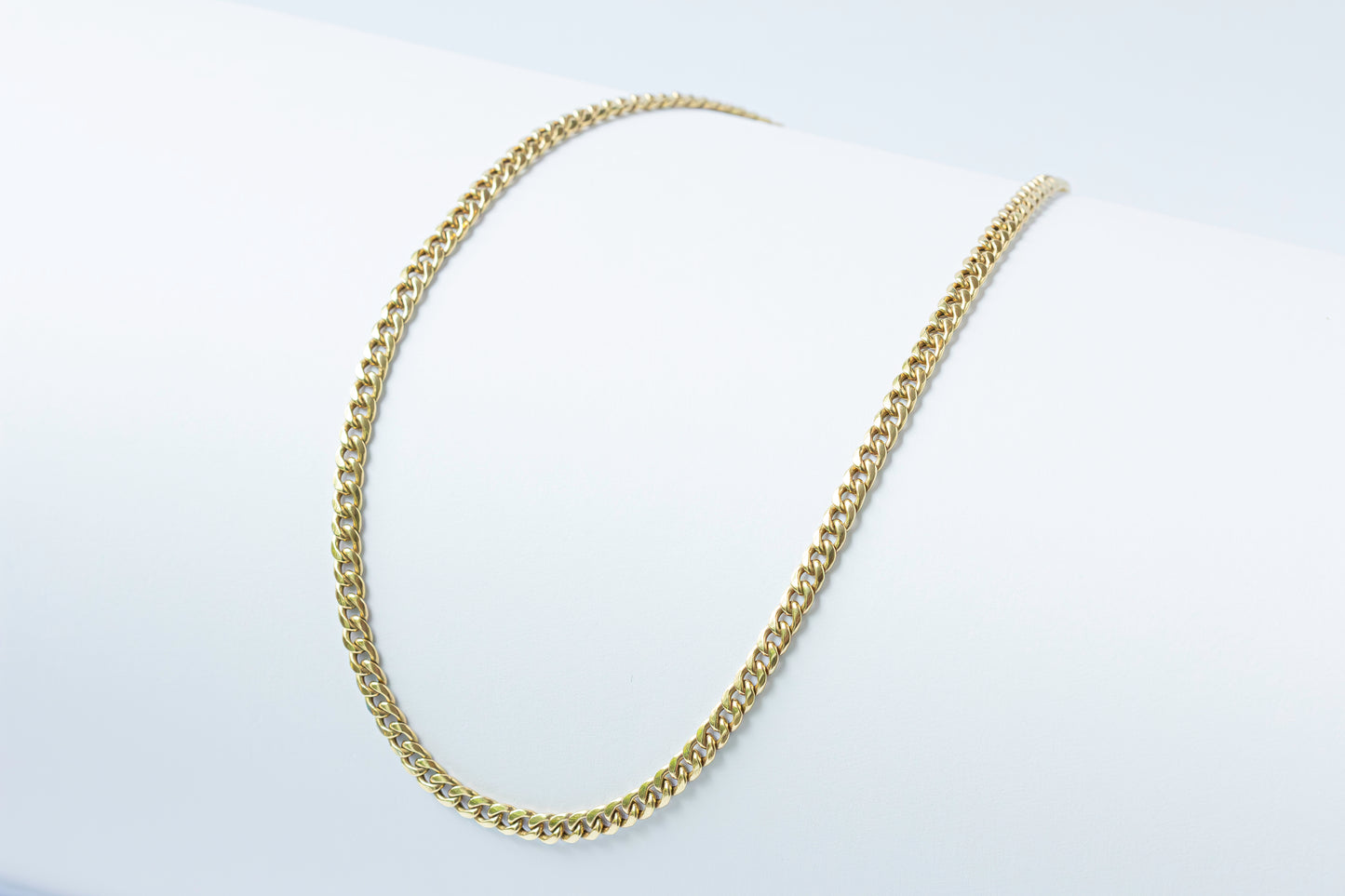 Collar tipo cubano