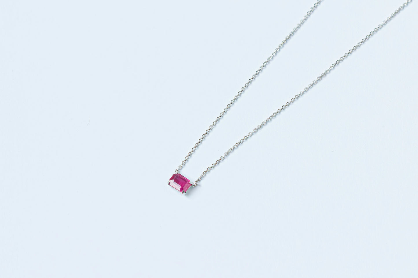 Collar rubie corte baguette